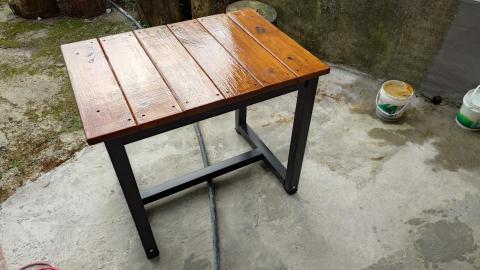 葛芭萊室內裝潢工程 - 南方松桌面+鐵件桌腳