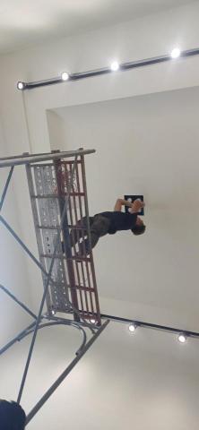 蔣瑋晟 - 老舊挑高天花板修復及燈具安裝線路配置