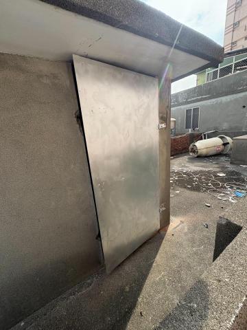 李濬紘 - 鐵門更換