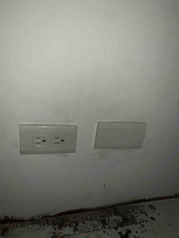 永鑫水電企業工程行 - 換插座、盲蓋