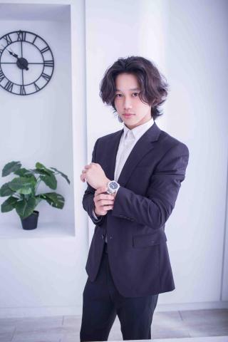 提供model模特服務的專家郭至曜