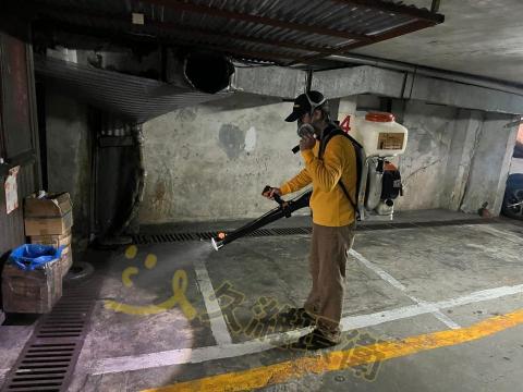 久濰環衛有限公司 - 停車場消毒-水溝、陰溝