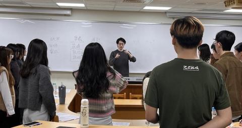 CHANG 歌唱、鋼琴教學 🎹🎶 - 大學合唱團教學