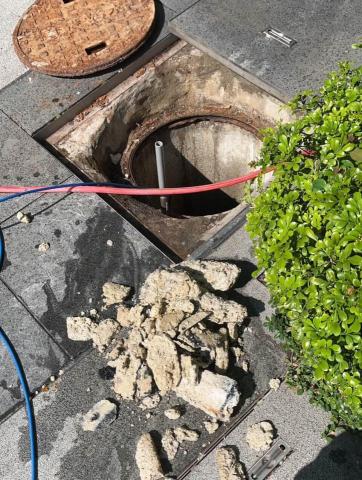 晉揚衛生工程行 - 高壓水刀疏通清出一堆皂化油塊