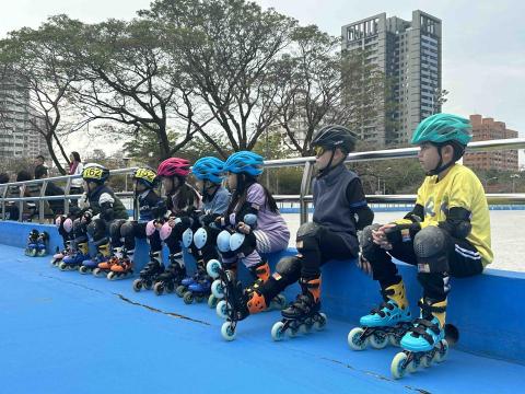 夢想家直排輪俱樂部 - 團班課程