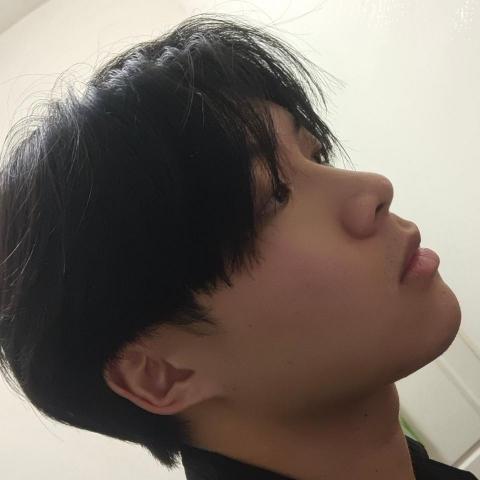 提供模特兒服務的專家嚴億