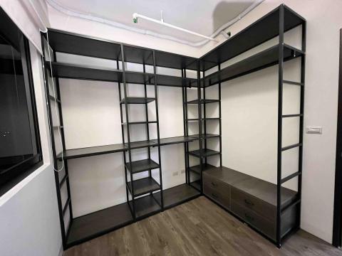 包羅萬象 - 開放式衣櫃