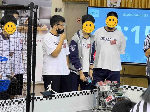 黃柏崴 - 機器人校隊上場比賽