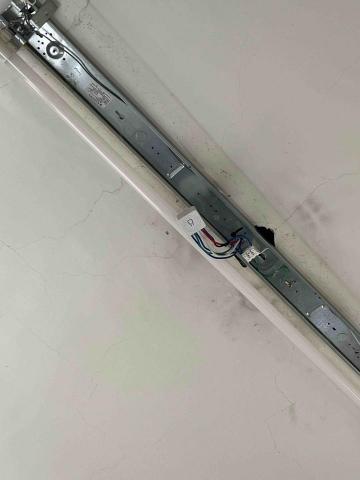 方楷喻 - 安裝智能開關