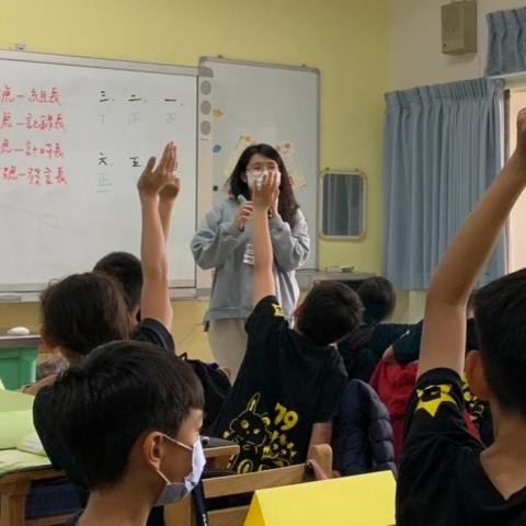 提供刮痧圖解服務的專家Vivi Su