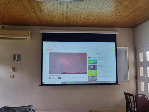 葉先生（廷衍音響重機生活館） - 投影機、投影布幕安裝