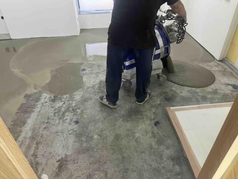 喨騰有限公司 - 台中市豪宅找平纖維沙漿澆置作業