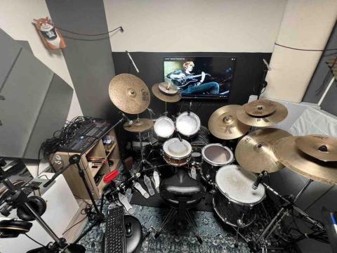 邱俊傑 - 百萬打造專業教室