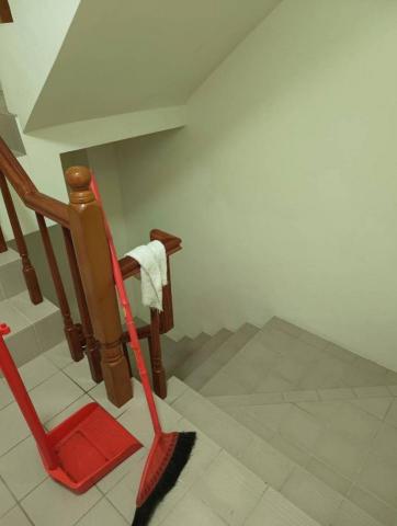 藍泳清潔管理 - 樓梯清潔