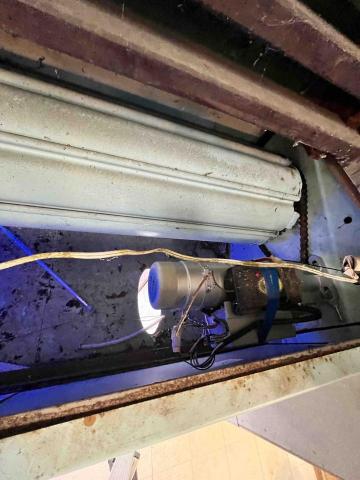 阿廷 - 更換電動捲門馬達