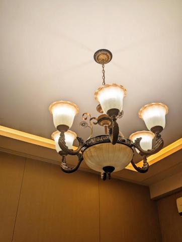 林筠婕 - 修飾燈罩髒污、加強光線、顏色飽和