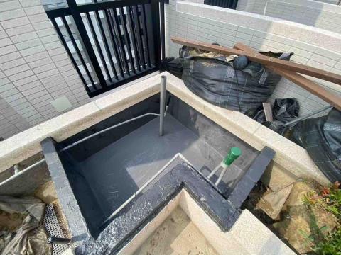 李悊暐 - 大樓樓頂樹穴施作水性彈泥