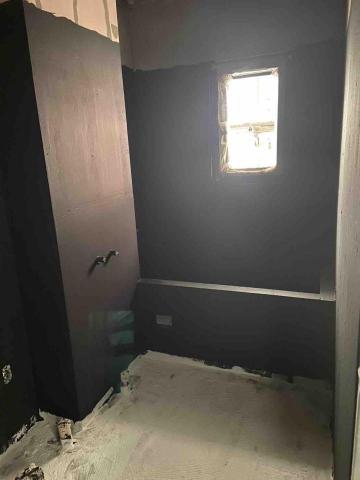 李悊暐 - 新建案大樓浴廁施作水性彈泥