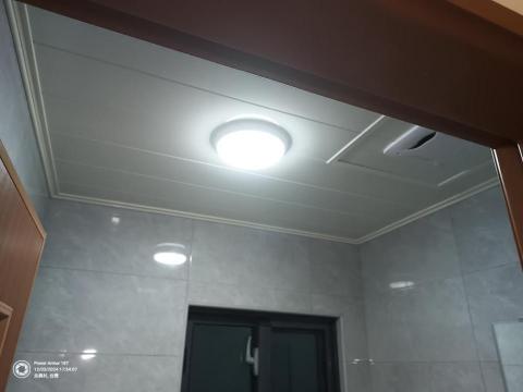 柯忠憲 - 浴室吸頂燈安裝