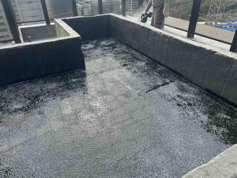 李悊暐 - 大樓樓頂施作油性PU
