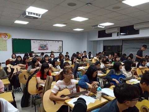 來點音樂工作室｜吉他教學 社團指導 新北 台北 桃園 林口 - 吉他團體班