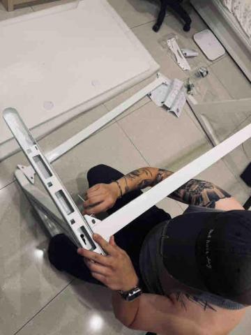 陳暄穎 - 電腦桌安裝