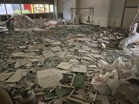 佳毅工程專業打石 - 各式地板打除