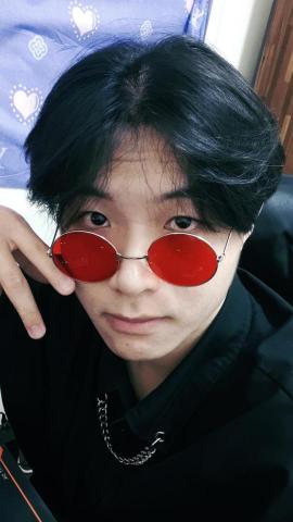 嚴億 - 一張很普通的自拍哈哈