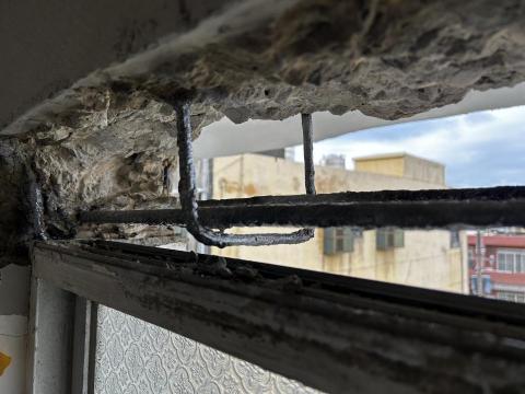 耐震工程 - 外牆窗樑強度不足混凝土爆開鋼筋外露