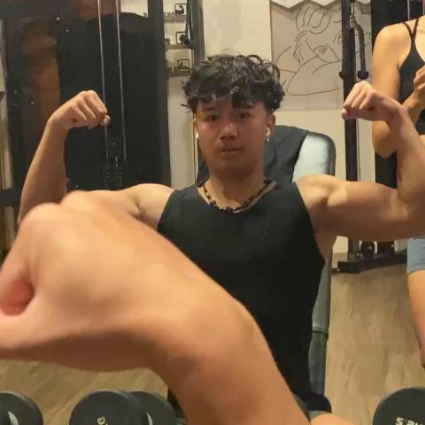 提供保母服務的專家育丞