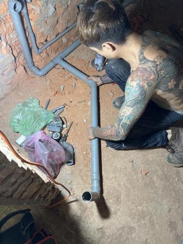 凰翔工程 - 浴室冷熱水管 排水管配管
浴室電源插座佈線 凰翔工程 - 浴室冷熱水管 排水管配管
浴室電源插座佈線