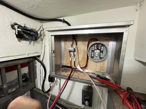 凰翔工程 - 更換台電入戶線大電/14平方
設置錶前鍘刀開關/電錶1次測2次測電源線更換/安裝錶後開關/新增電表箱 /更換電表座位置更換電表座
 凰翔工程 - 更換台電入戶線大電/14平方
設置錶前鍘刀開關/電錶1次測2次測電源線更換/安裝錶後開關/新增電表箱 /更換電表座位置更換電表座