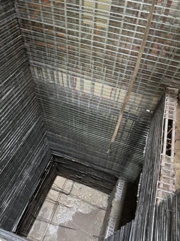 沈一凡 - 增建電梯鋼網牆施工中樣貌