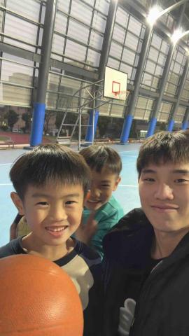 偉傑 - 南勢國小籃球社團