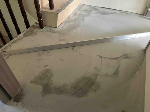 喨騰有限公司 - 困難的樓梯口整平，也是完成任務了。