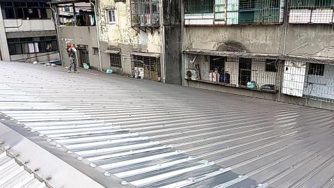 唐先生 - 三重中正北路，替換白鐵板