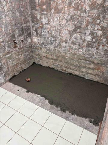 楊文皓 - 廁所舊浴缸拆除完成+泥作打底洩水完成照