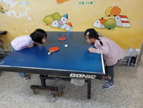專業桌球教學 - 吹球控制方向，陪養興趣