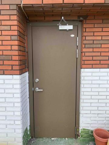 承鉉企業社 - 舊大樓屋頂門扇更換