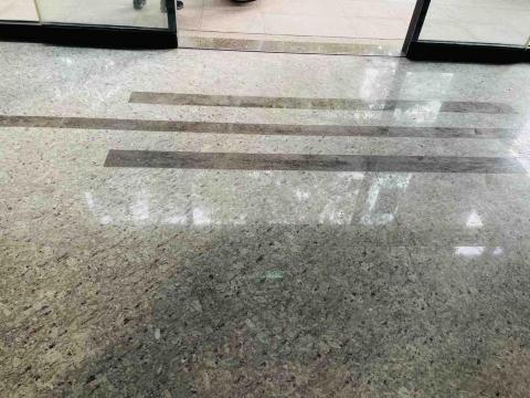 嘉禾工程行 - 塑膠地板剔除-除膠