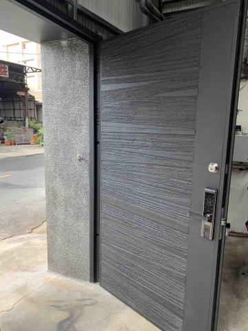 承鉉企業社 - 住戶大門