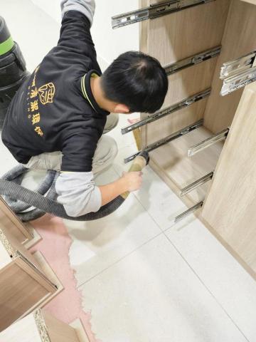 德嶺清潔環保 - 吸塵