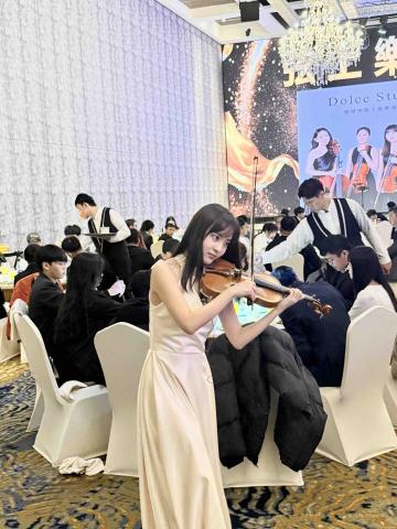 Renny小提琴 朵玥樂團 - 小提琴尾牙春酒桌邊演奏