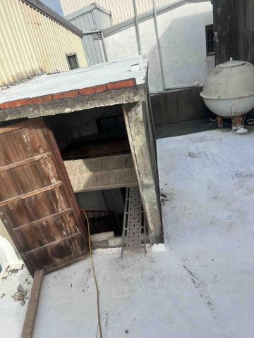 順富工程行（居家修繕》 - 梯屋rc樓板打穿側面拉皮「1」