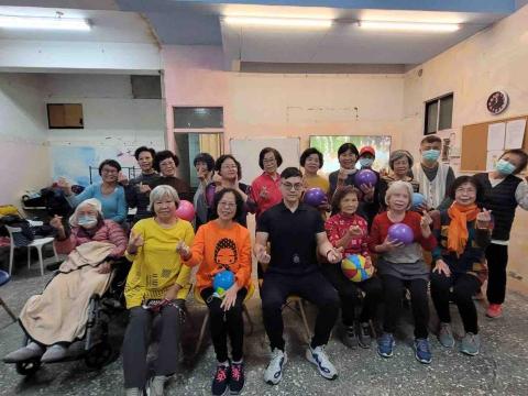 Kiwi 健身教練｜整復師｜居家運動｜私人訓練 - 大合照