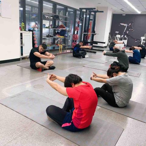 Kiwi 健身教練｜整復師｜居家運動｜私人訓練 - 伸展伸展～