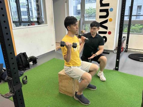 Kiwi 健身教練｜整復師｜居家運動｜私人訓練 - 視障服務課程