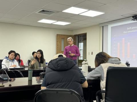 蔡宇喬 - 逐步口譯工作照