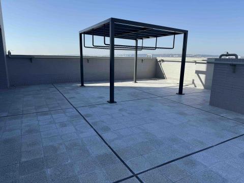 築岸室內裝修設計有限公司 - 大樓防水層+隔熱磚重新鋪設外加不鏽鋼製曬衣架