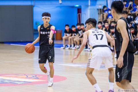 Boyi Chen - 建國中學時打球的照片